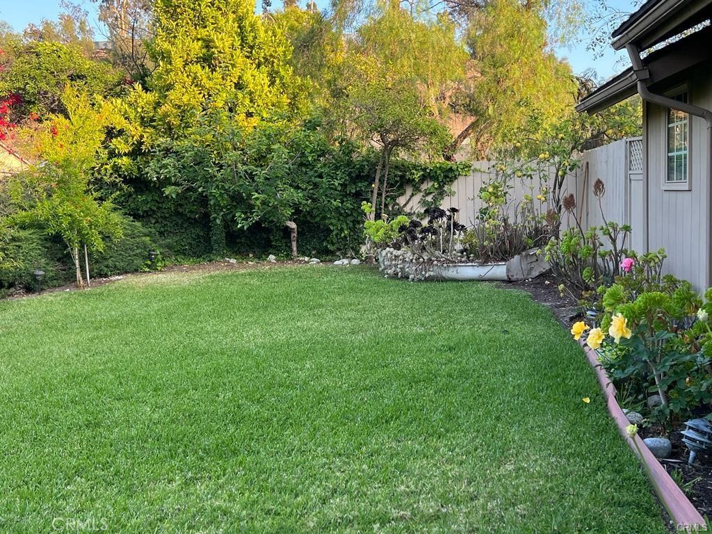 25201 Calle Becerra