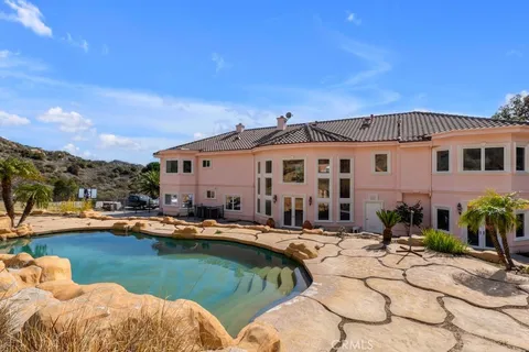 MLS: SR26050137
