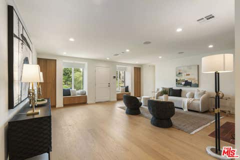 Photo of 3815 S Cochran Avenue, Los Angeles, CA 90008 (MLS # 26858527)