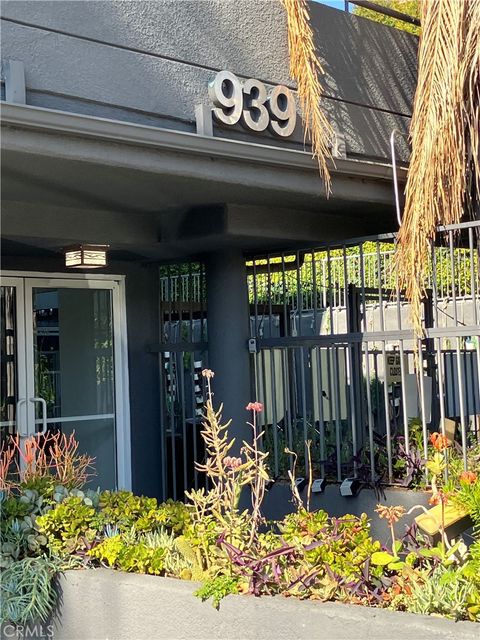 Photo of 939 PALM Avenue #309, Los Angeles, CA 90069 (MLS # SR26046947)