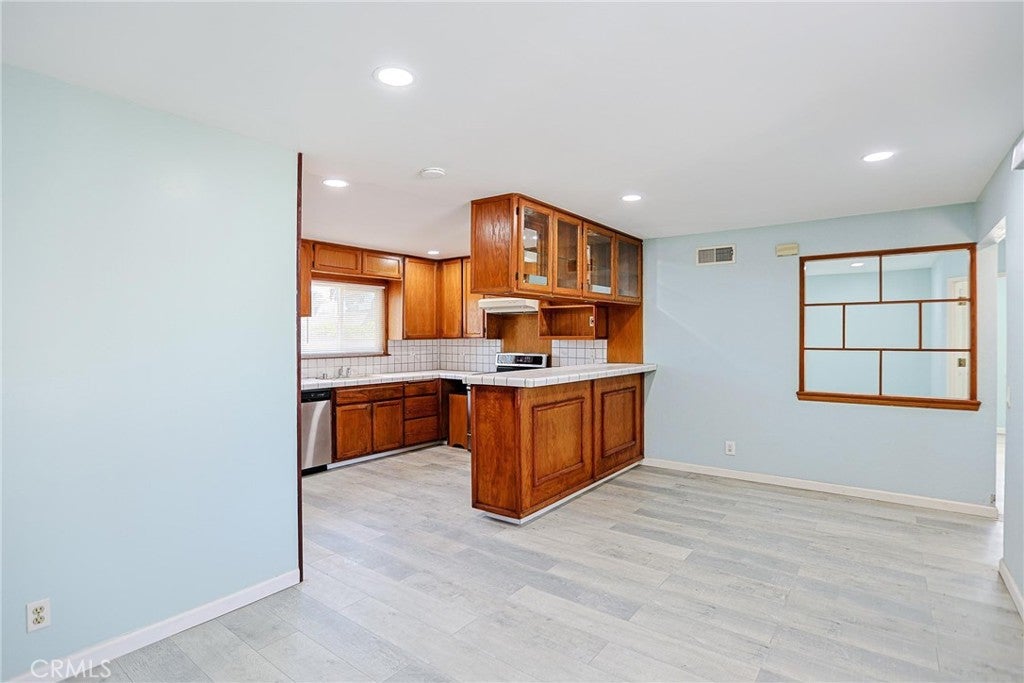 17530 Chestnut