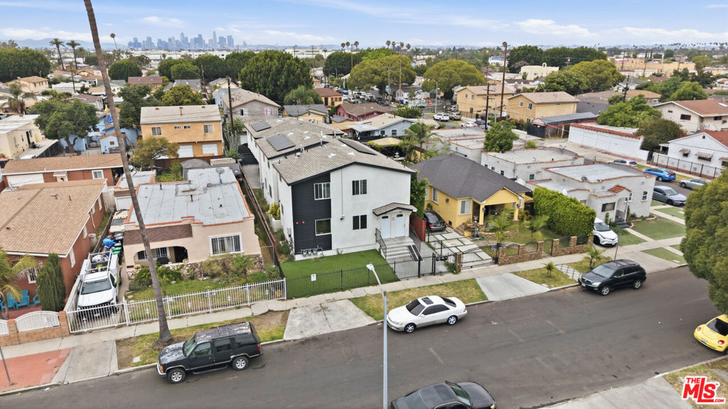 851 E 76th Place