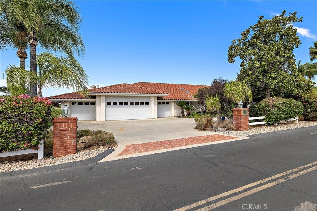 647 tumble creek Lane