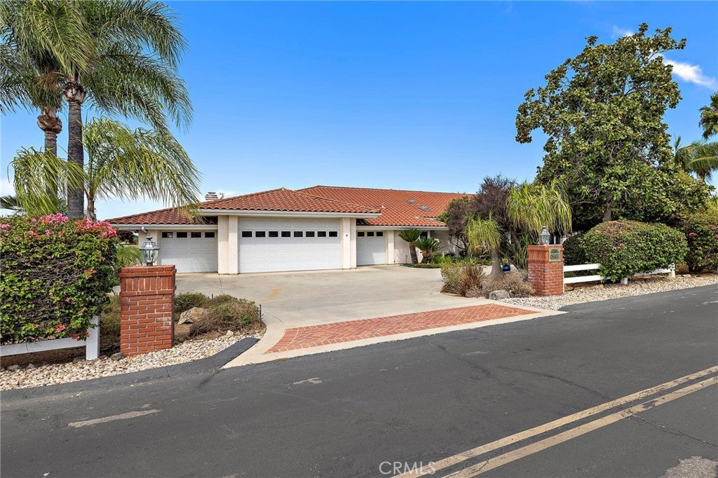 647 tumble creek Lane