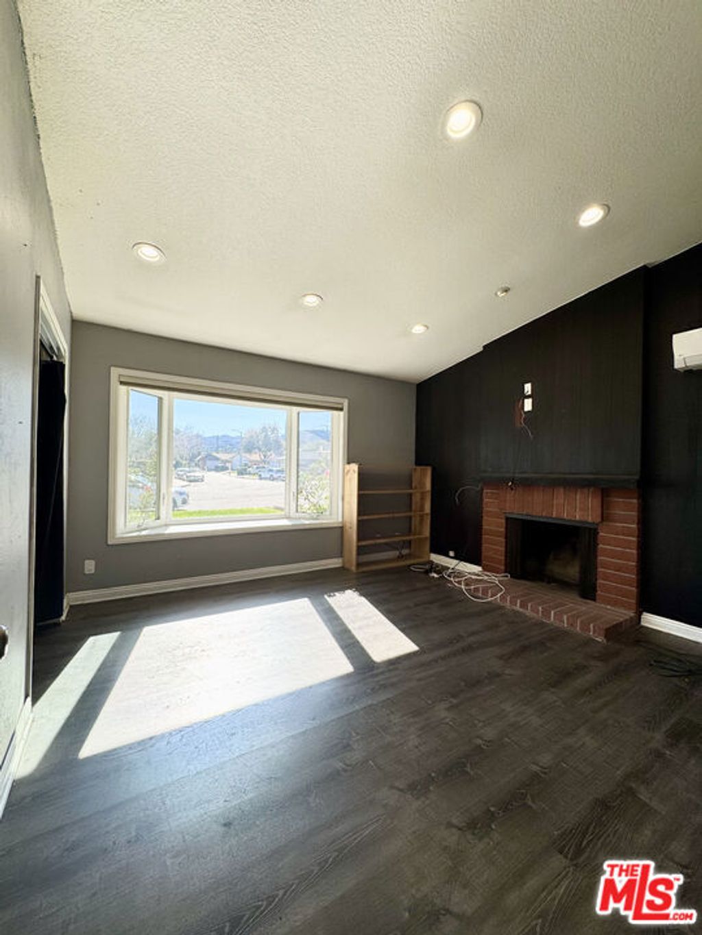 Photo of 24431 Cheryl Kelton Place, Newhall, CA 91321 (MLS # 26638839)