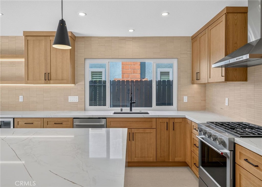 17951 Whitford Lane, Huntington Beach CA 92649 - Photo 16