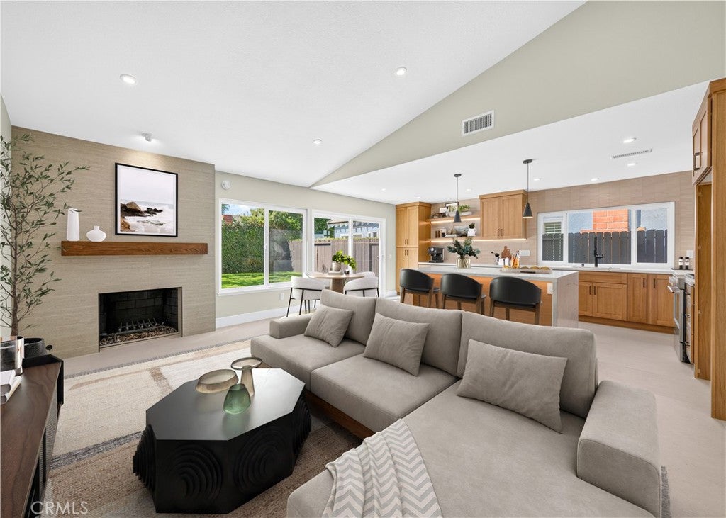 17951 Whitford Lane, Huntington Beach CA 92649 - Photo 9
