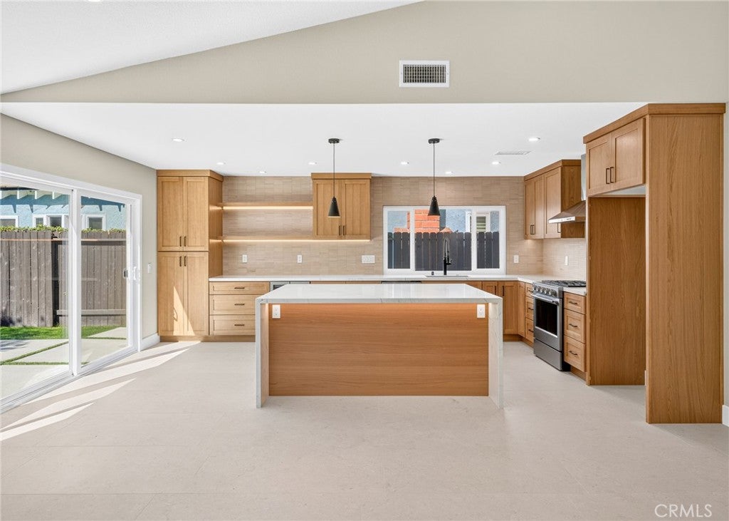 17951 Whitford Lane, Huntington Beach CA 92649 - Photo 11