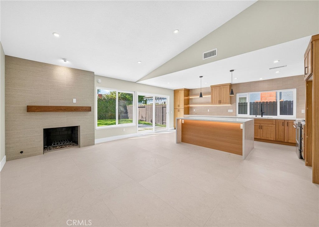 17951 Whitford Lane, Huntington Beach CA 92649 - Photo 10