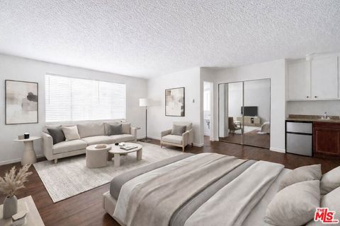 Photo of 3961 Moore Street #5, Los Angeles, CA 90066 (MLS # 26673781)