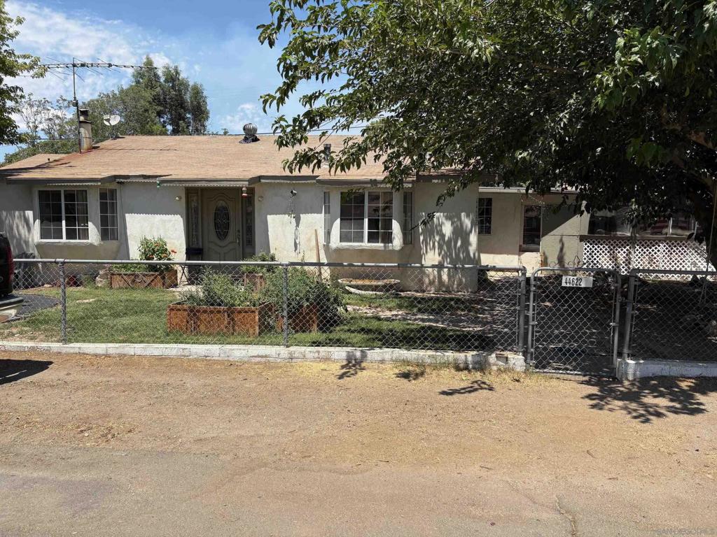 44622 Holtville Ave