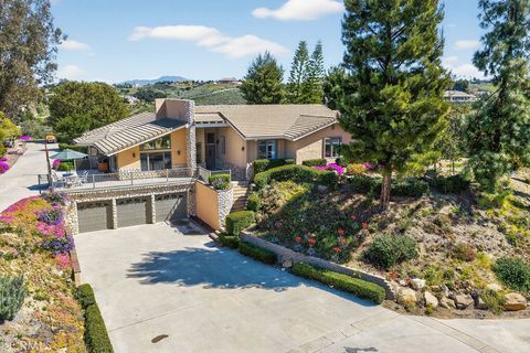 Photo of 20765 Avenida Castilla, Murrieta, CA 92562 (MLS # PW26052338)