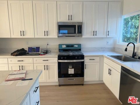 Photo of 1618 Crenshaw Boulevard, Los Angeles, CA 90019 (MLS # 24446027)