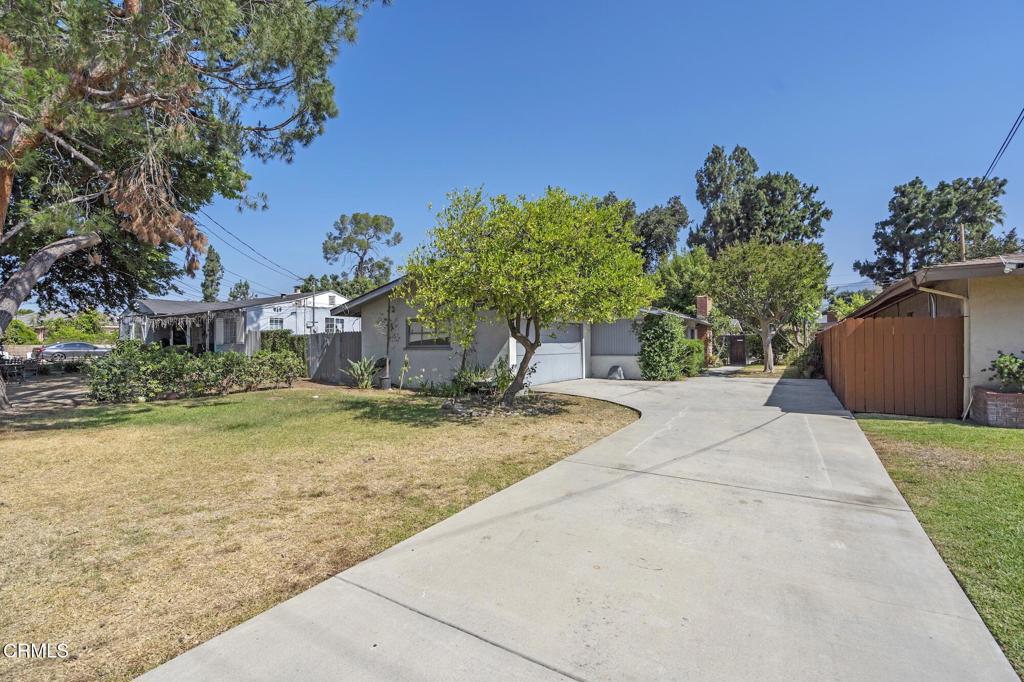929 Diamond Street
