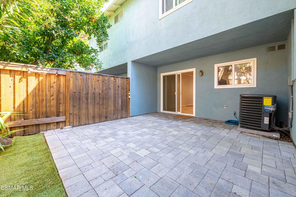 Lake Lindero Townhomes-891 - 891 - Residential