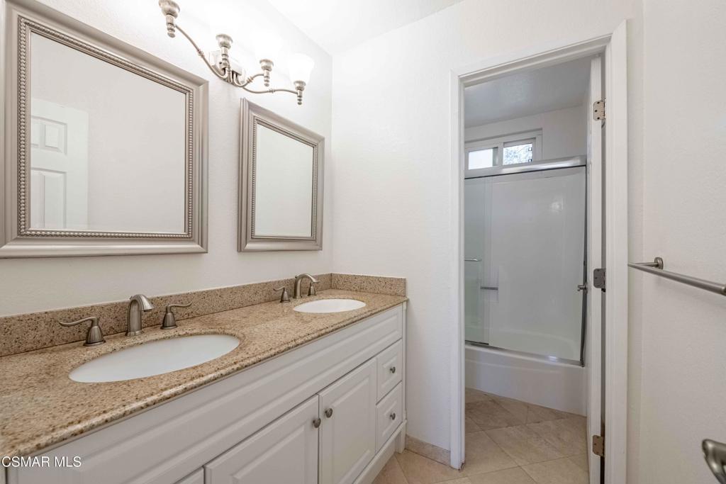Lake Lindero Townhomes-891 - 891 - Residential