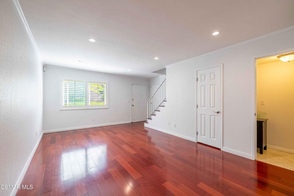 Lake Lindero Townhomes-891 - 891 - Residential