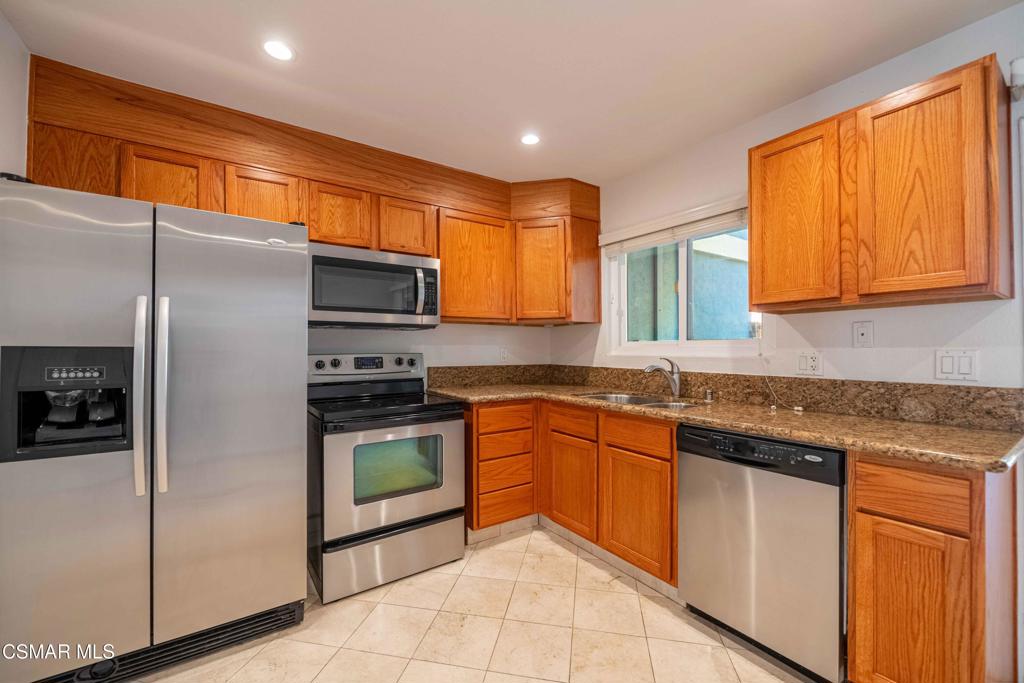 Lake Lindero Townhomes-891 - 891 - Residential