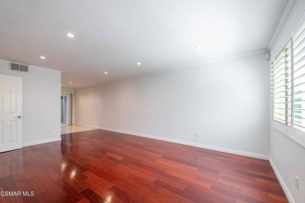 Lake Lindero Townhomes-891 - 891 - Residential
