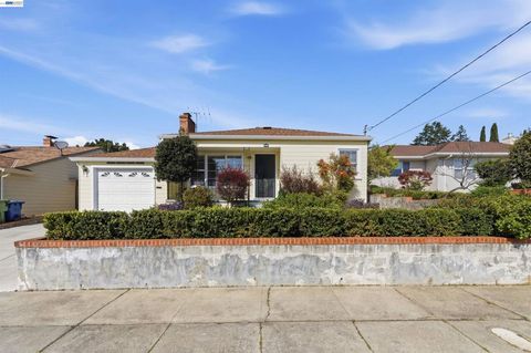 Photo of 4164 4164 Seven Hills Rd Rd, Castro Valley, CA 94546 (MLS # 41126363)