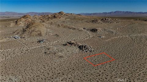 Photo of 761 Rd C (NEAR), Lucerne Valley, CA 92356 (MLS # HD26000293)