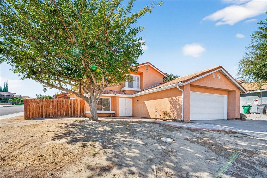 Photo of 234 Tahquitz Pl, Palmdale, CA 93550 (MLS # OC25234011)