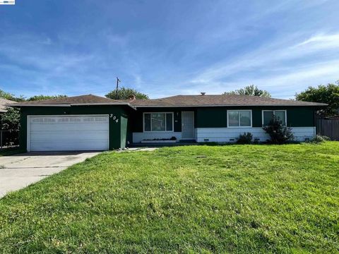 Photo of 304 E Longview Ave, Stockton, CA 95207 (MLS # 41129769)