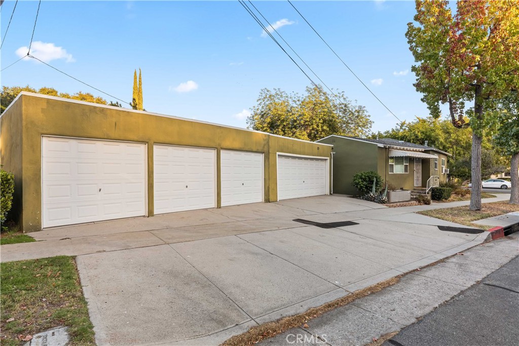 Properties 3 1717 E Chevy Chase