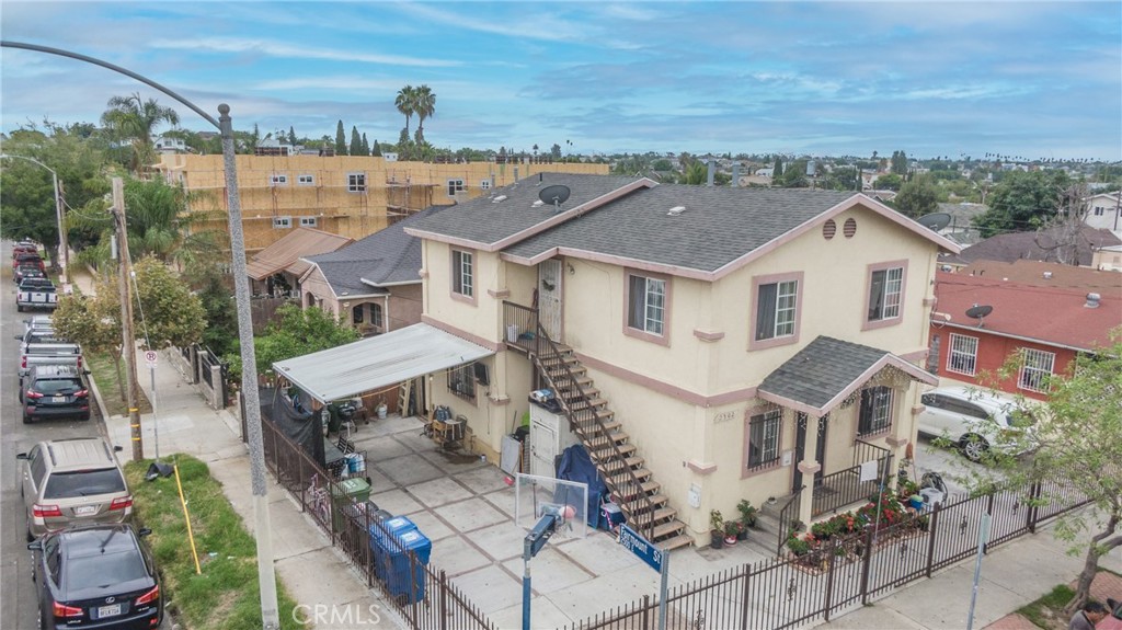 2500 E Fairmount