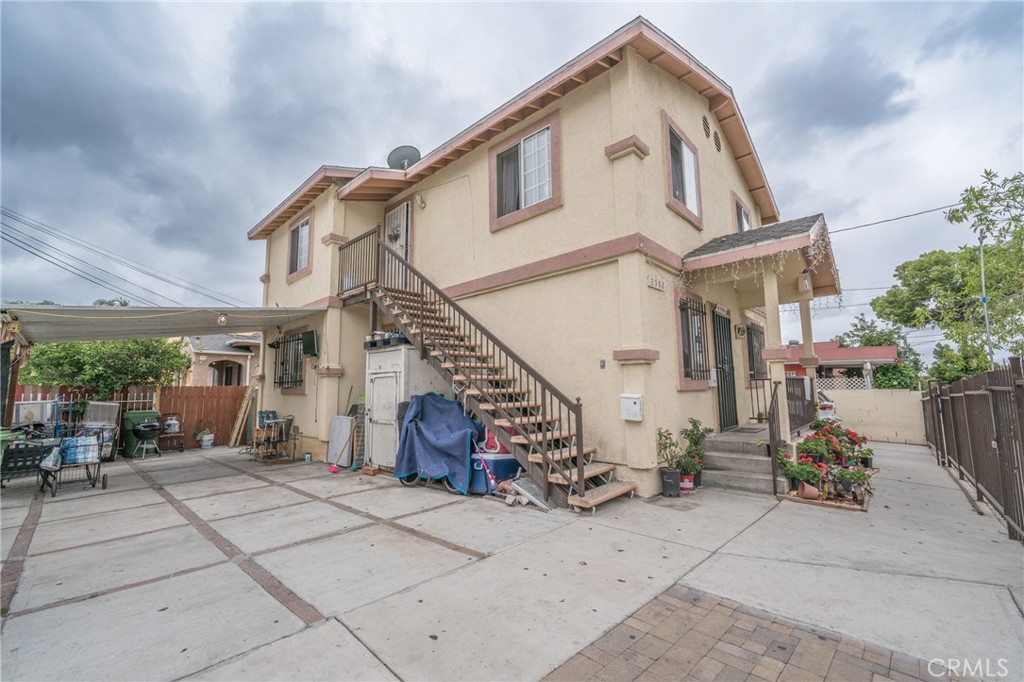 2500 E Fairmount