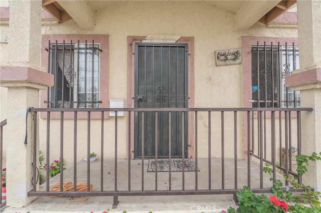2500 E Fairmount
