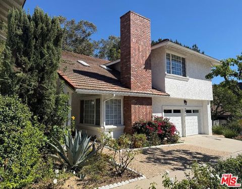 Photo of 2846 Angelo Drive, Los Angeles, CA 90077 (MLS # 26667629)
