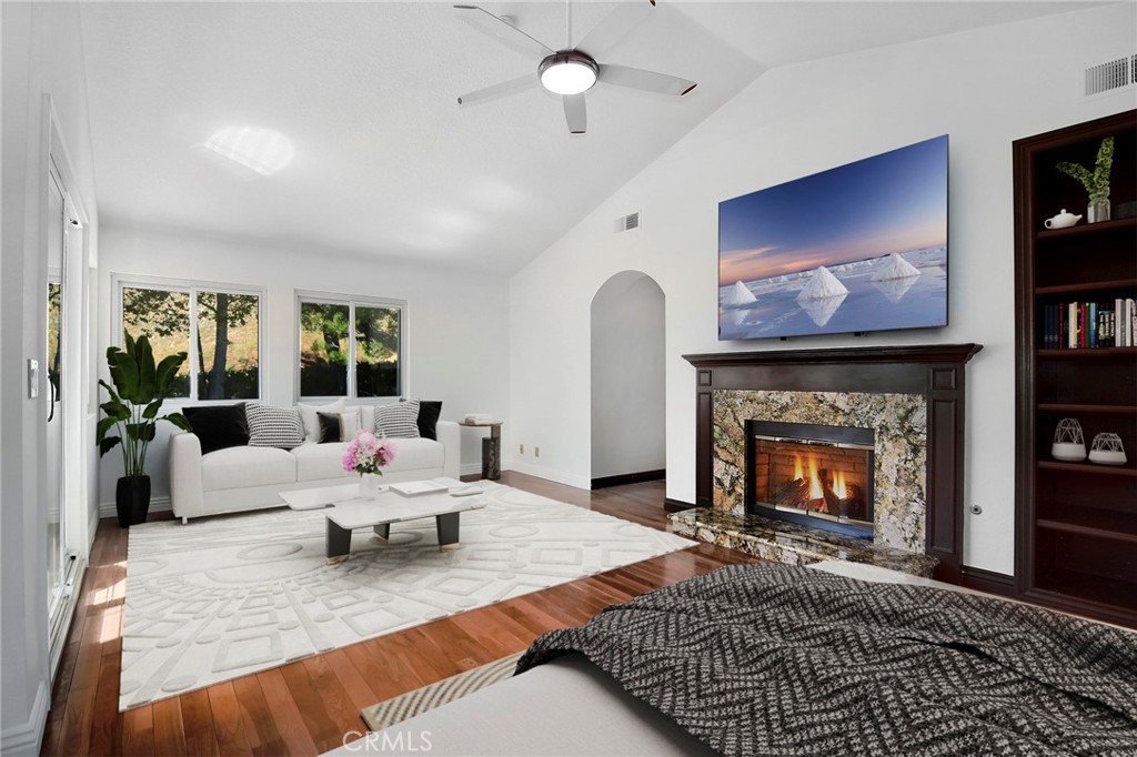 Lake Lindero (856) - Residential