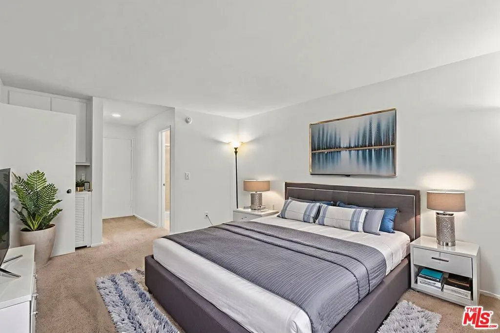 Los Angeles, California 90066, United States, 2 Bedrooms Bedrooms, ,2 BathroomsBathrooms,Residential,Active,217528