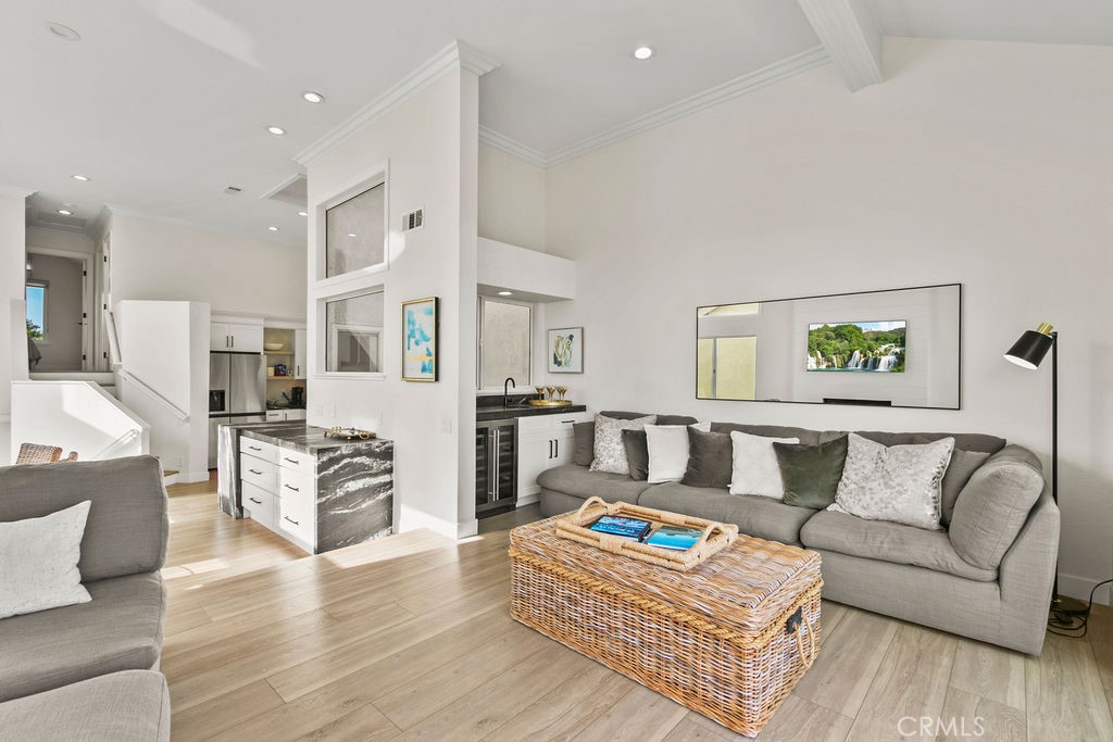 Regatta (REG) - Residential Lease
