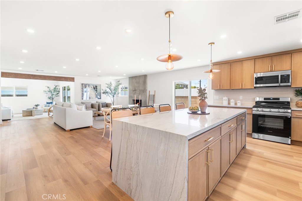 22748 Samuel Street