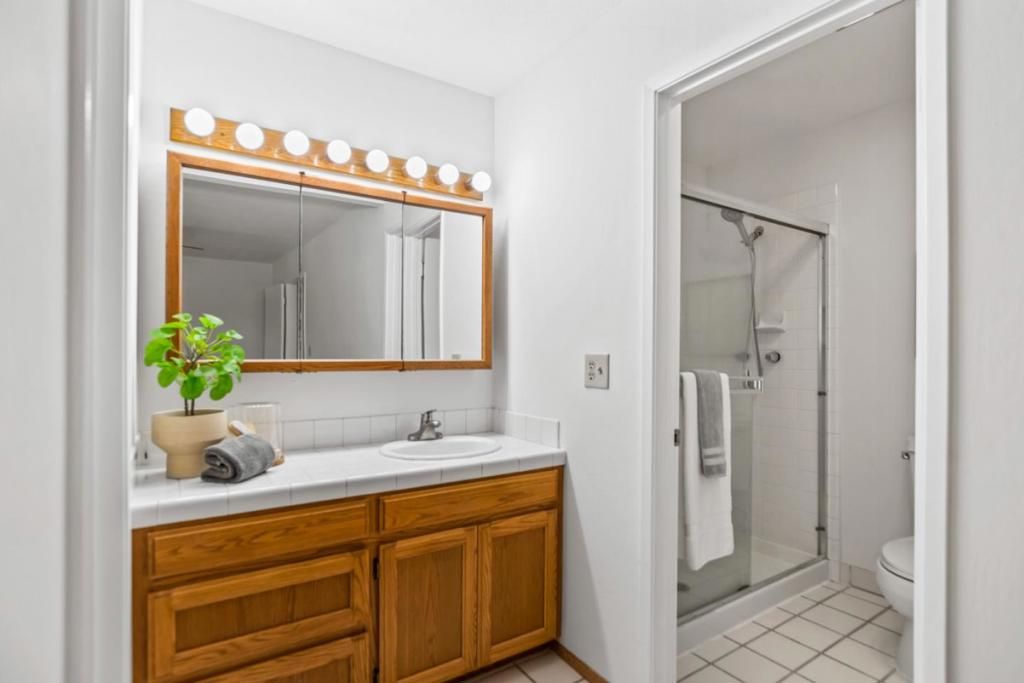 listing image 130728414316878502372