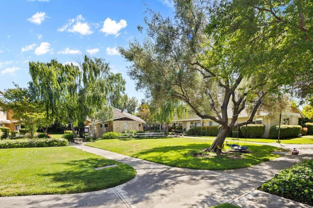 listing image 130728528587949195831