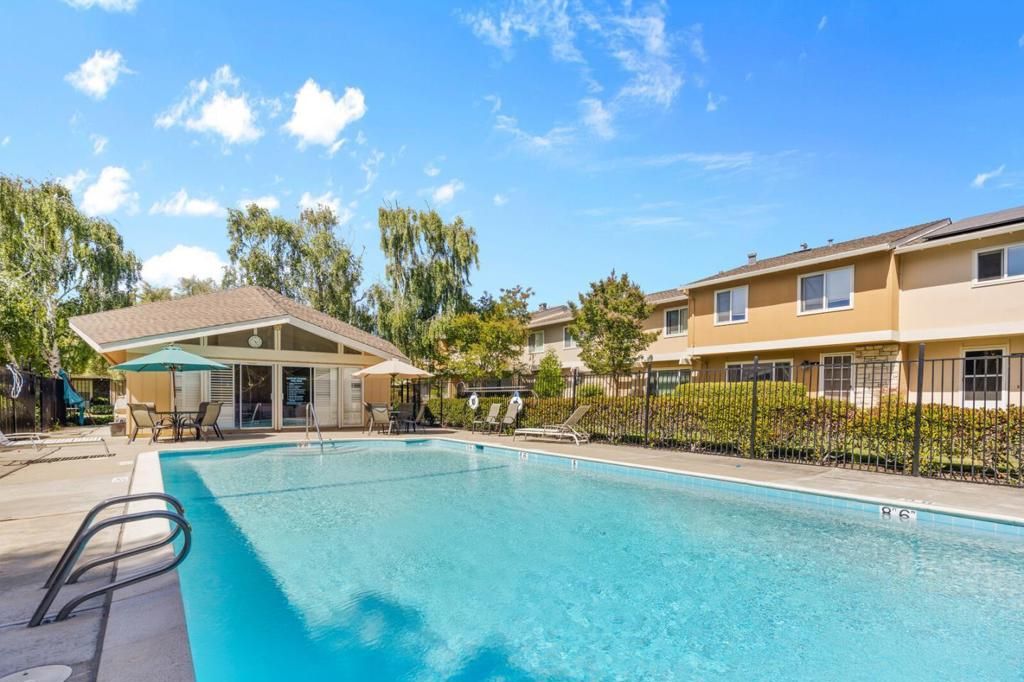 listing image 130725480109180339726