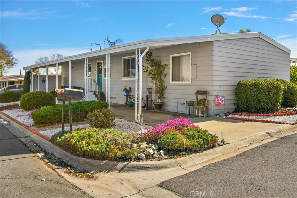 929 E Foothill Boulevard 81