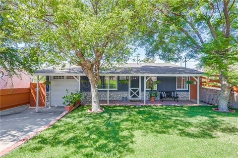 Photo of 10745 Tujunga Canyon Boulevard, Tujunga, CA 91042 (MLS # SR25194882) Photo of 10745 Tujunga Canyon Boulevard, Tujunga, CA 91042 (MLS # SR25194882)