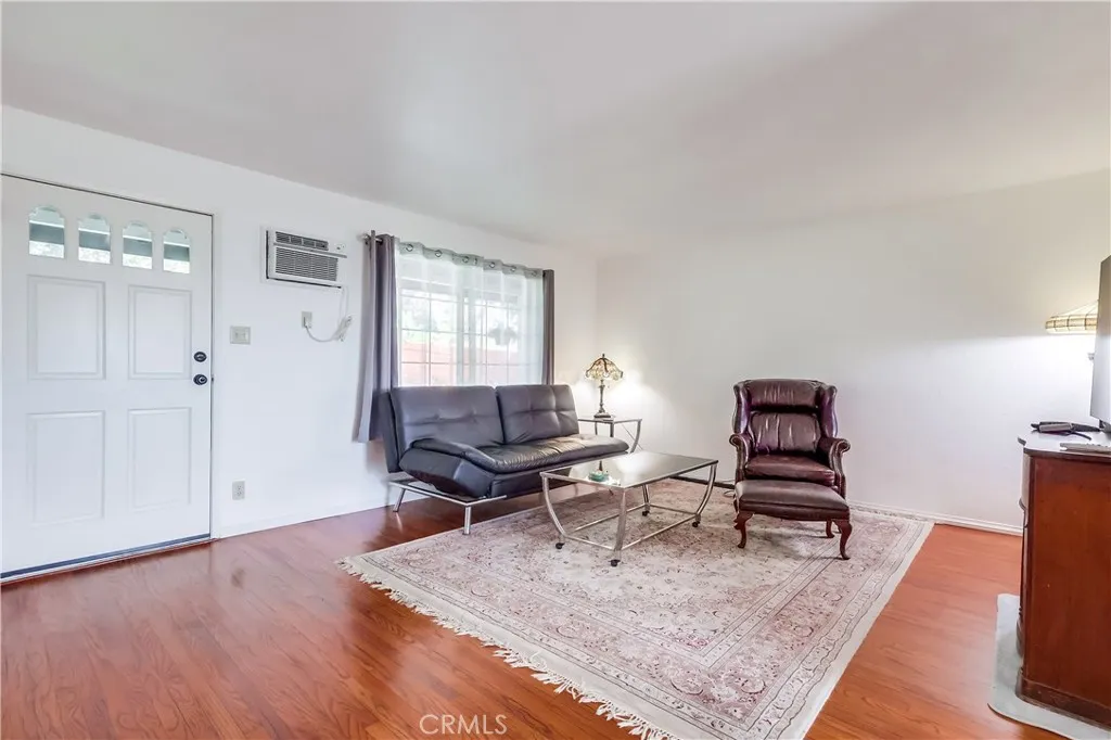 Tujunga, California 91042, United States, 2 Bedrooms Bedrooms, ,1 BathroomBathrooms,Residential,Active,200890