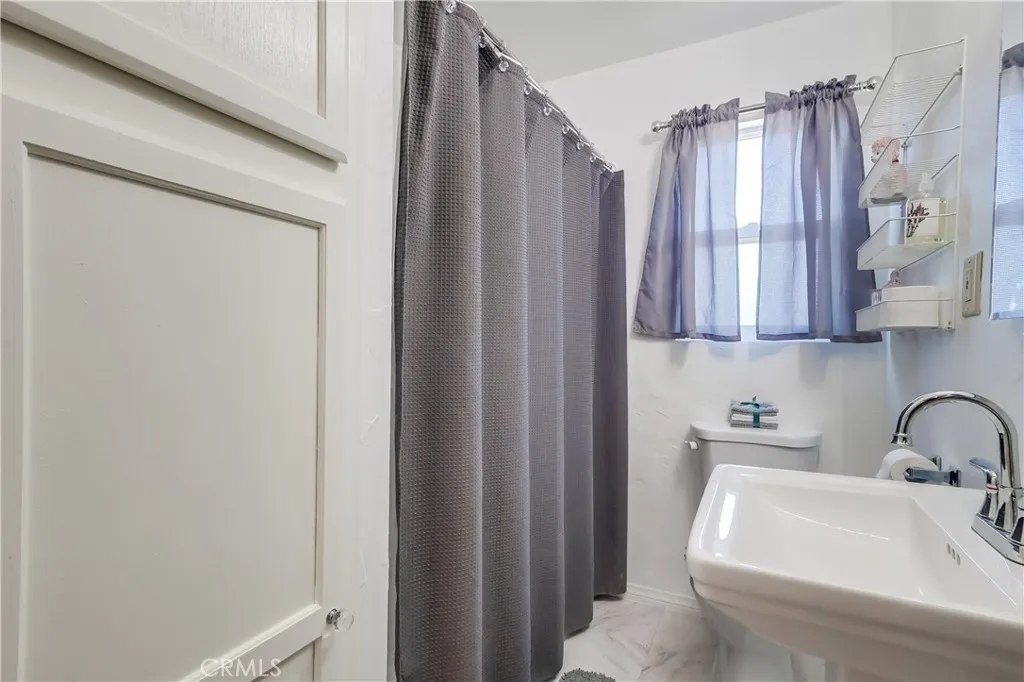 Tujunga, California 91042, United States, 2 Bedrooms Bedrooms, ,1 BathroomBathrooms,Residential,Active,200890