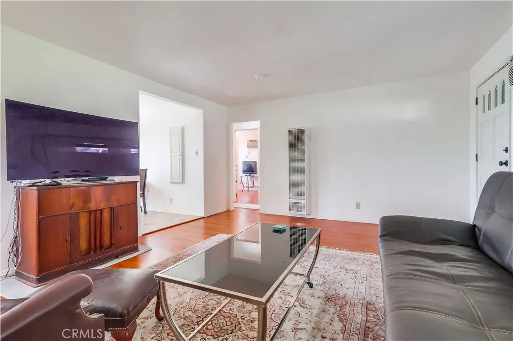 Tujunga, California 91042, United States, 2 Bedrooms Bedrooms, ,1 BathroomBathrooms,Residential,Active,200890