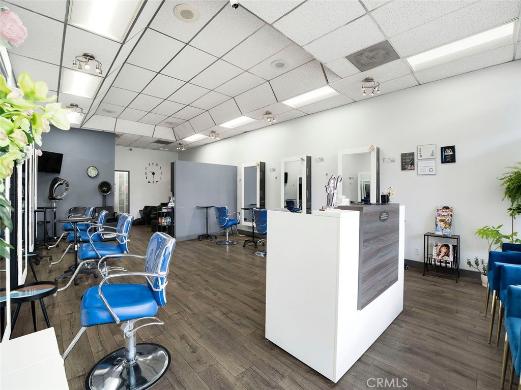 135 W California Boulevard