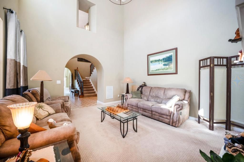 listing image 130728711824692759631
