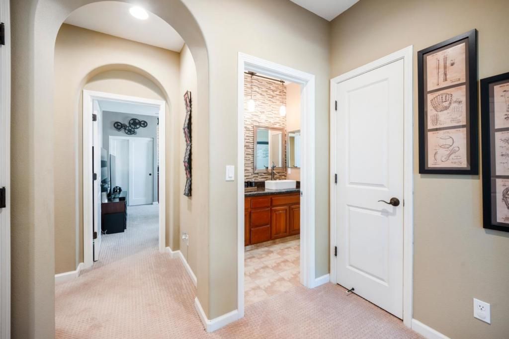 listing image 130722178128291885589