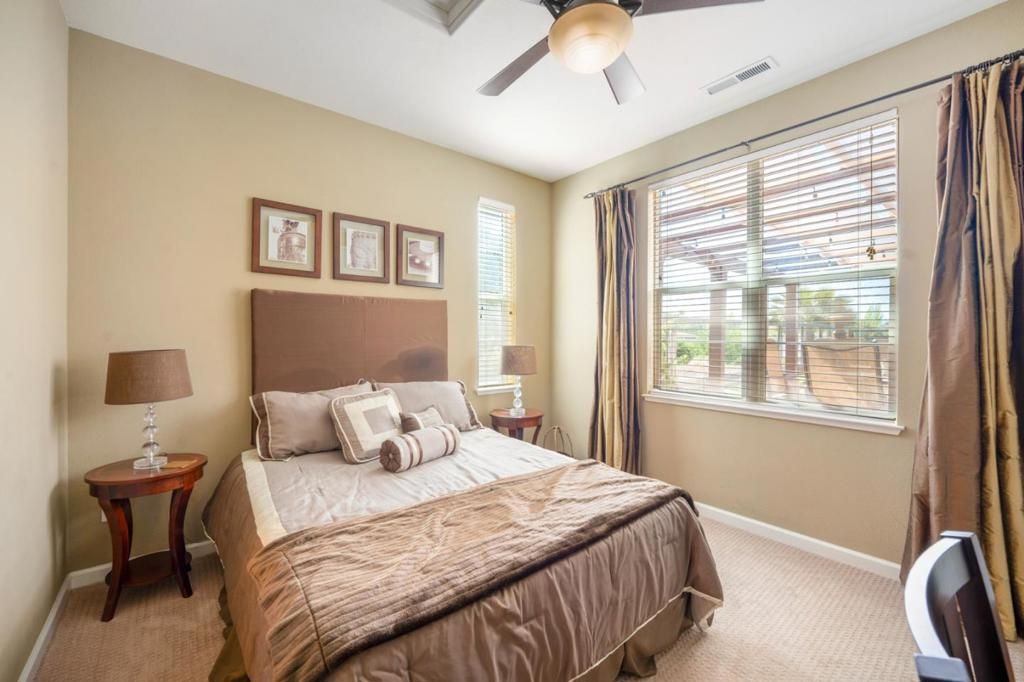 listing image 130724258914306434547