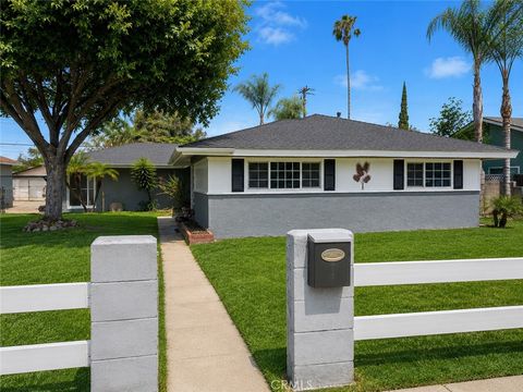 Photo of 318 E Gladstone Street, San Dimas, CA 91773 (MLS # SW26113288)