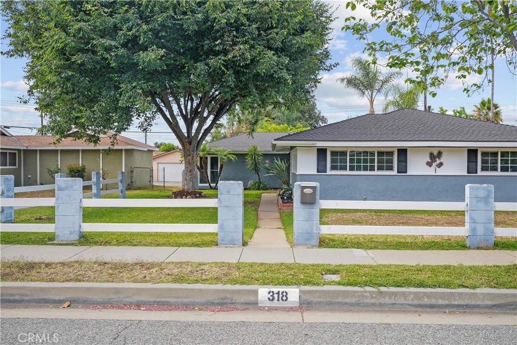 318 E Gladstone Street
